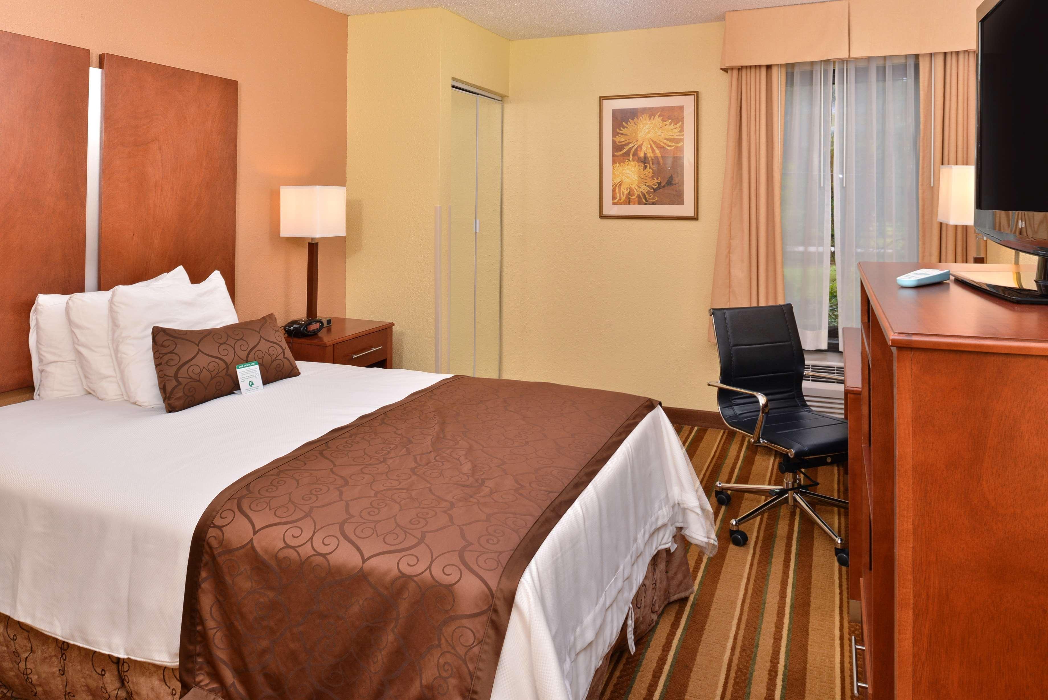 Best Western Plus Richmond Sandston Buitenkant foto