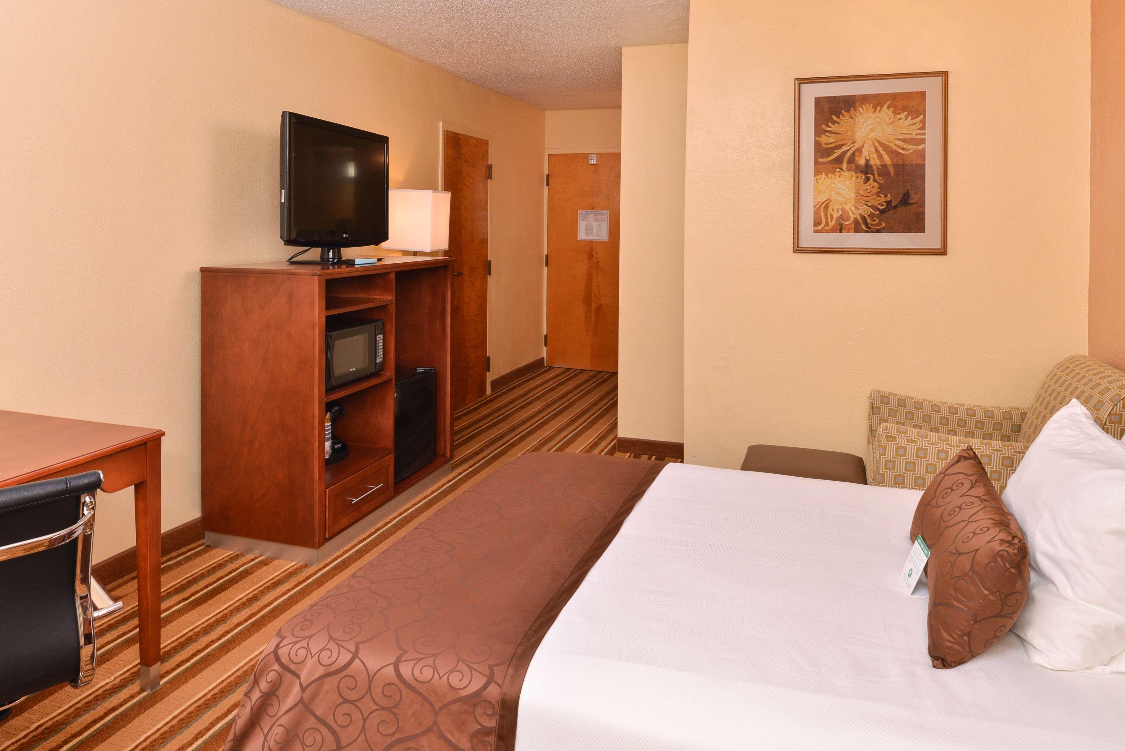 Best Western Plus Richmond Sandston Buitenkant foto