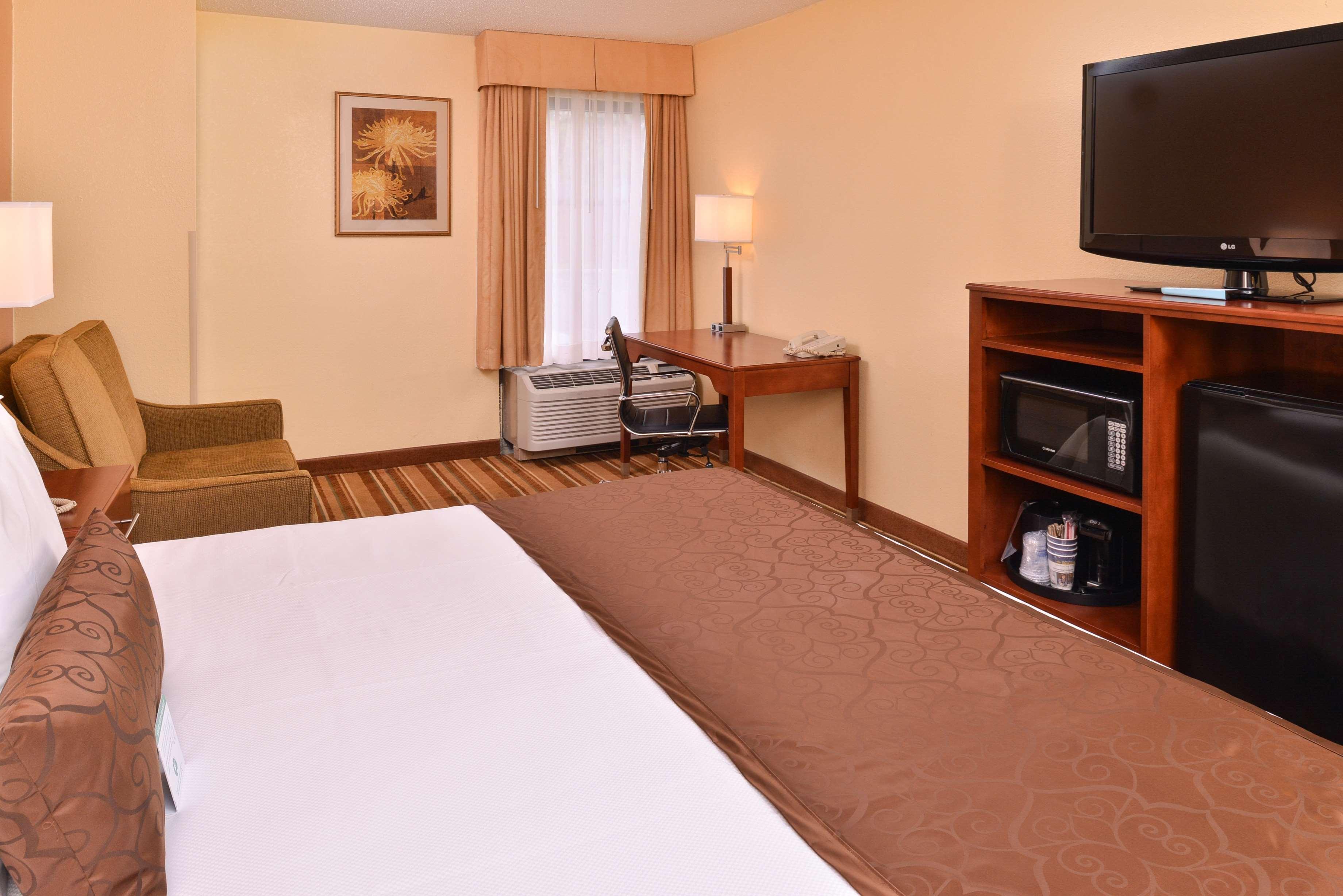 Best Western Plus Richmond Sandston Buitenkant foto